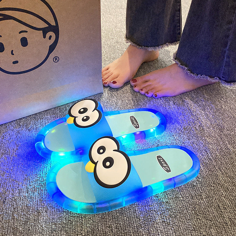 👣Søde hjemmesko med tegneseriemotiver, der lyser