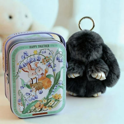 🎁Sista dagen 50% RABATT🐰Mjuk handgjord fluffig kanin-pompomnyckelring med designad plåtask