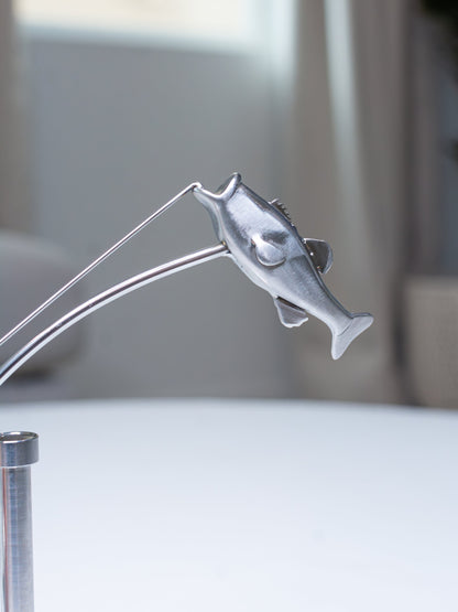 🎣Skulpturen med balanserande fisk