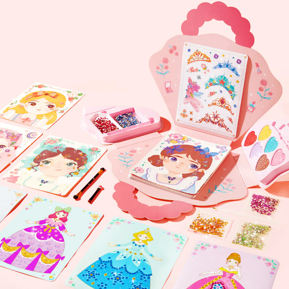 👑 50% RABATT! ✨ Fantasy 3-i-1 Prinsesspelset - Inkluderar Kronor, Trollspön & Smink för Oförglömlig Rollspelslek 🧚‍♀️✨