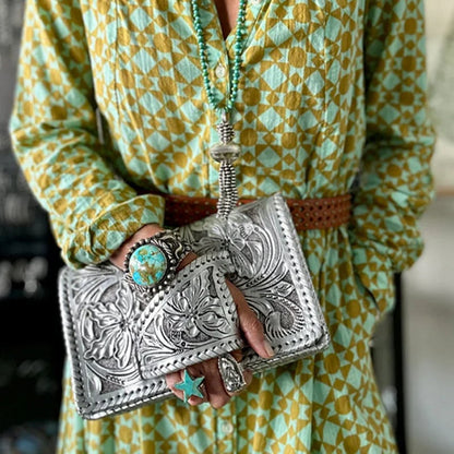 Kuvertväska i västerländsk stil med "Silver Flower Dance"