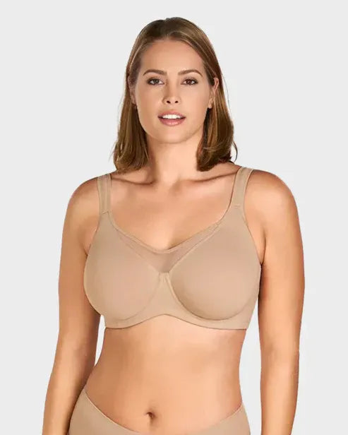 Elegant, gennemsigtig, heldækkende plus size-bh til kvinde