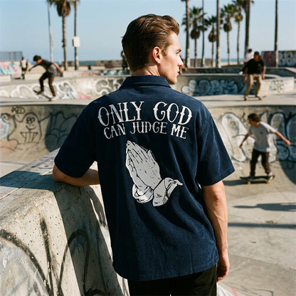 👕🙏T-shirt til mænd med motiv af foldede hænder – bomuld, afslappet, symbolsk, alsidig ✨